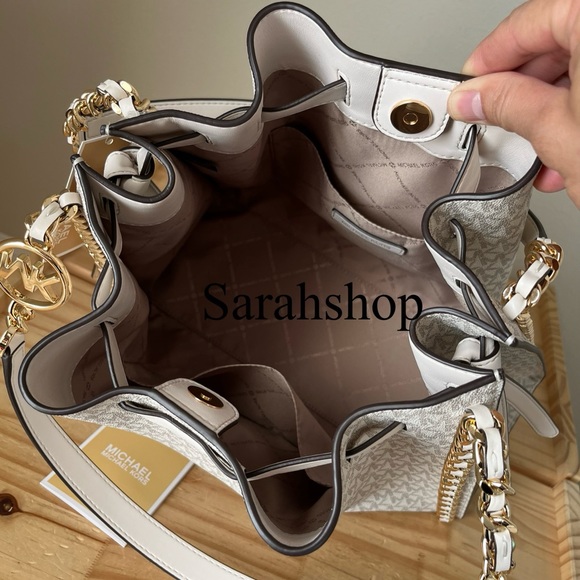 🌼Michael Kors Purse - Picture 10 of 14